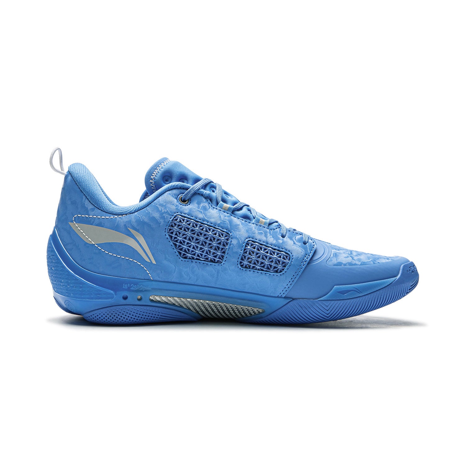 Wade 808 4 Ultra Basketball Shoes in Powder Blue | Performance Sneakers