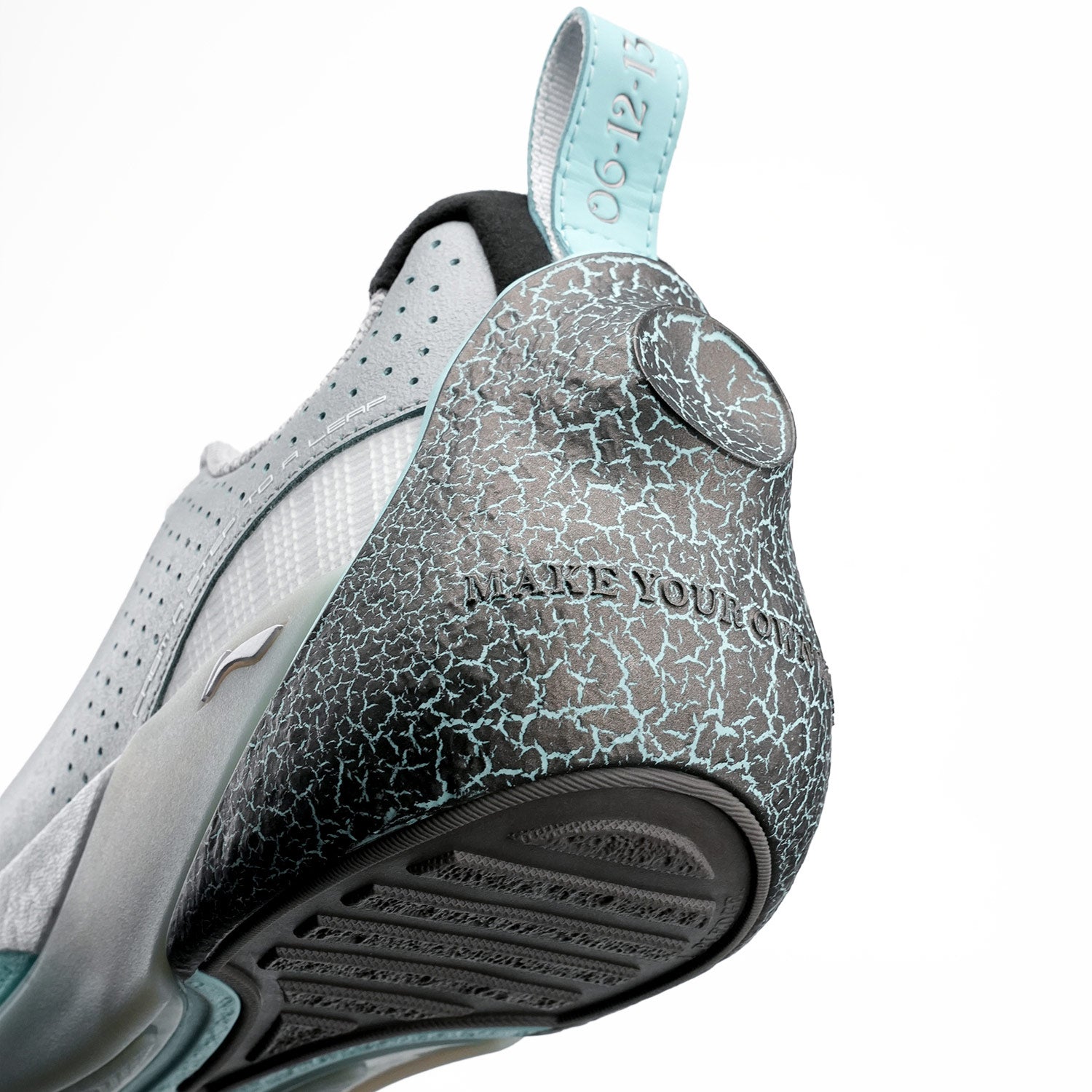 Wade All City 13 Basketball Shoes | Statue Edition